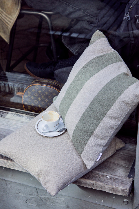 Cushion 14 / Outdoor+Indoor / Bouclé / Olive / Beige / 50x50 cm