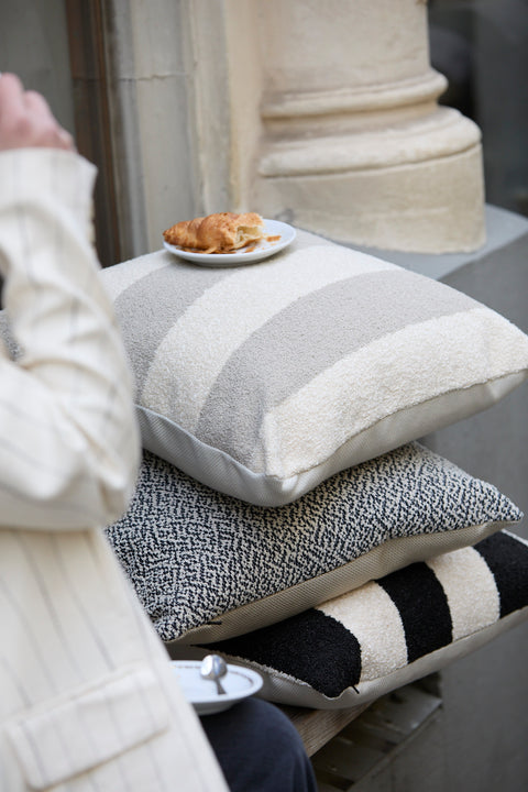 Cushion 15 / Outdoor+Indoor kudde / Grey / Offwhite / 50x50 cm