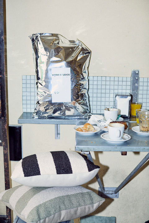 Cushion 13 / Outdoor+Indoor / Bouclé / Black / Offwhite / 50x50 cm