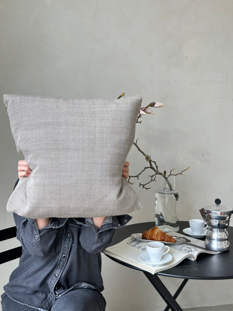 Cushion 20 / Outdoor+Indoor / Kudde / Linnelook Melerad / 50x50 cm