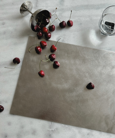 Set of 2: Moshi Metal Placemats / Brushed Steel / 30x40 cm