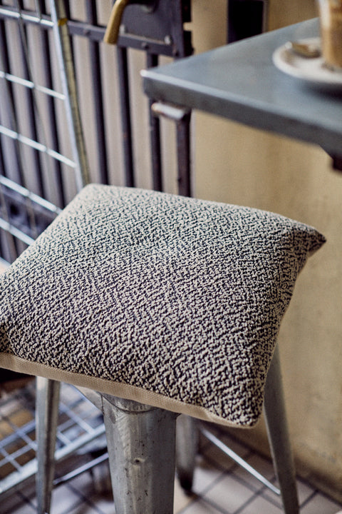 Cushion 17 / Outdoor+Indoor / Bouclé / Black+White / 50x50 cm